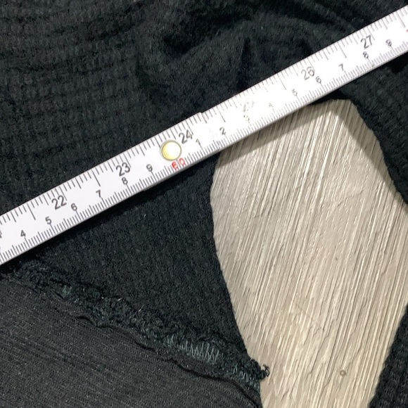 Free People Catalina Thermal Top Black Ling Sleeve     size M - Picture 15 of 15